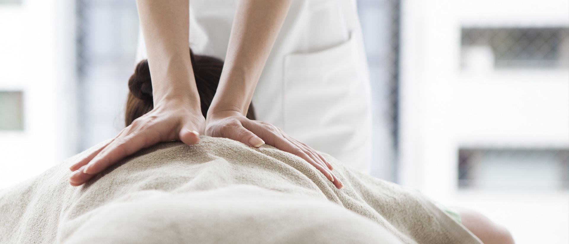 腰のマッサージ